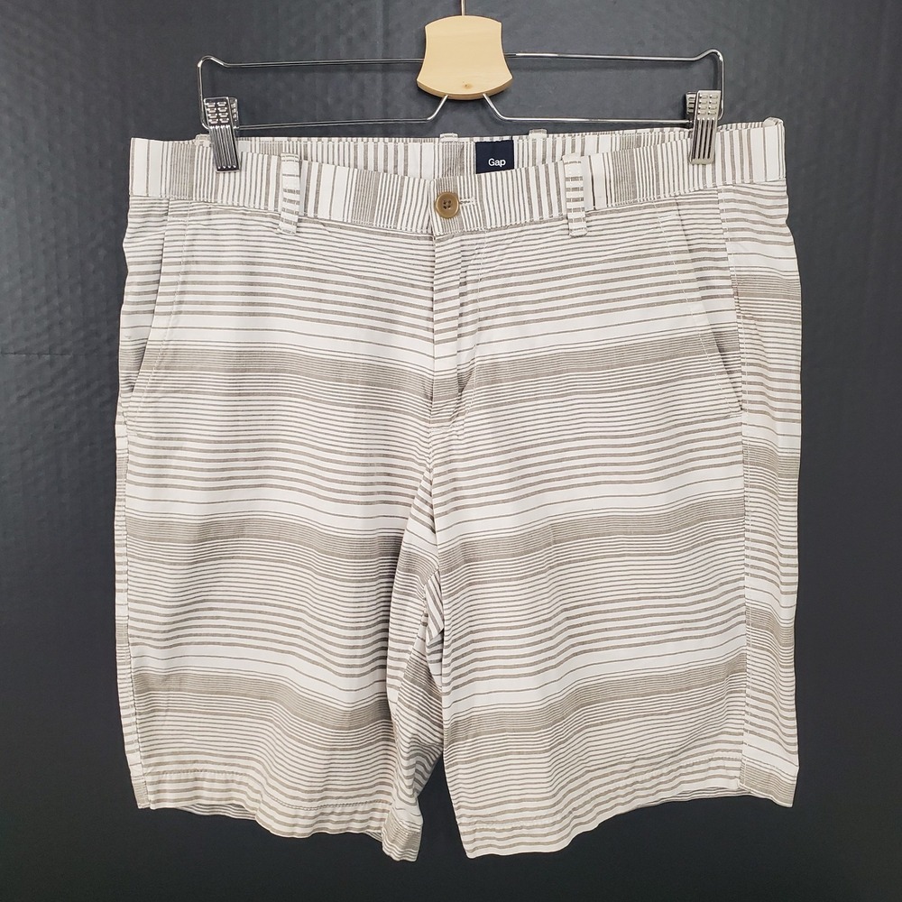 Gap Chino Shorts Mens‎ 34 White W/ Gray Pin Stripes X 10" Long